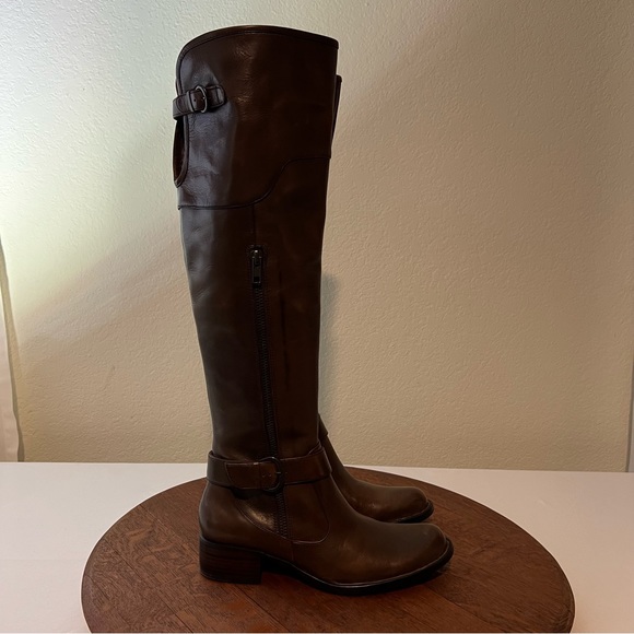 Crown by Born Over the Knee Boots. Chocolate brown color. Size 7.5 - Picture 4 of 8